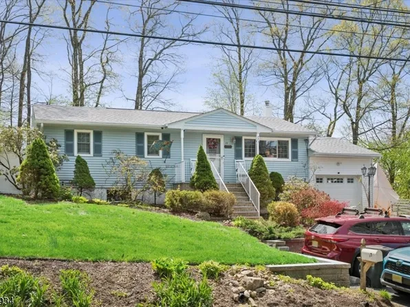 77 Brooklyn Rd, Stanhope Boro, NJ 07874