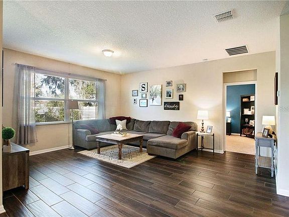 4th image of 12314 Glenfield Ave