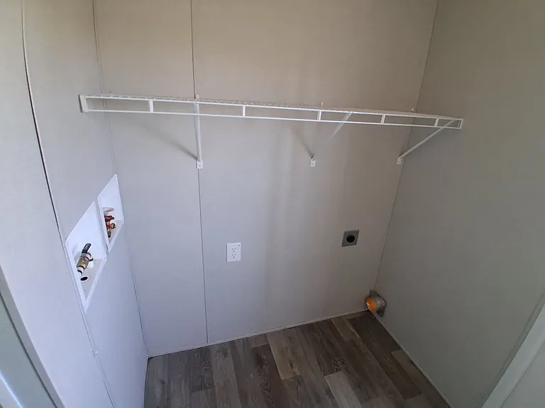 E9 Meadows Ct — Photo 12