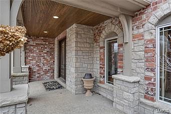 4th image of 626 Morel Court St