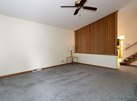 4th image of 5517 W 99th St