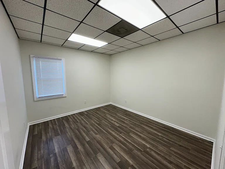 4111 Wall St #B — Photo 8