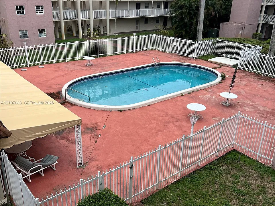 2800 NW 56th Ave #B305