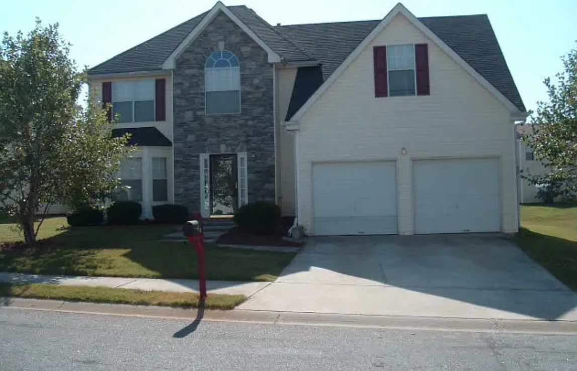 640 Compton Ln — Photo 1