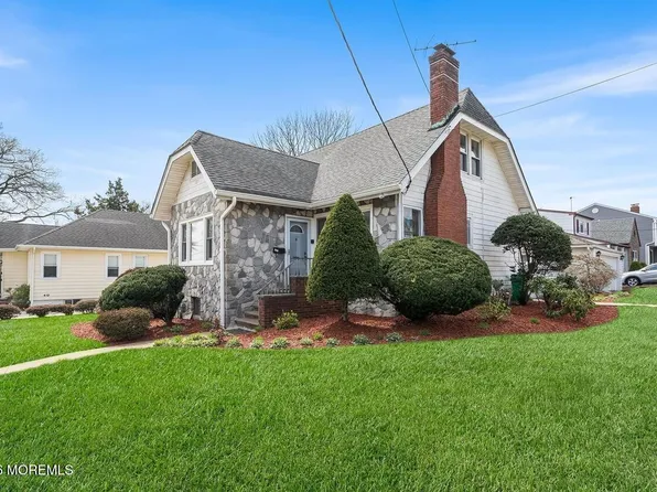 121 Summit Ave, Lyndhurst, NJ 07071