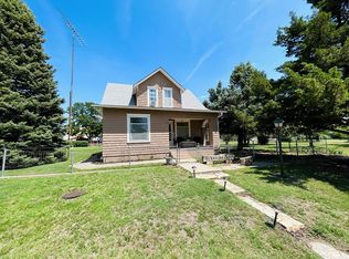 211 S Virginia Ave, Sylvan Grove, KS 67481