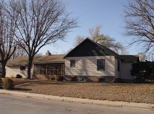 300 W Waterman Ave, Lakin, KS 67860