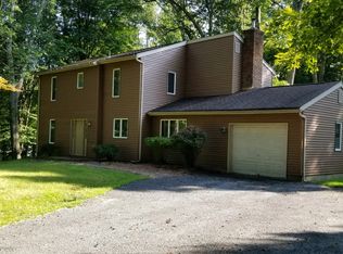 907 Fairview Lake Ln W, Newton, NJ 07860