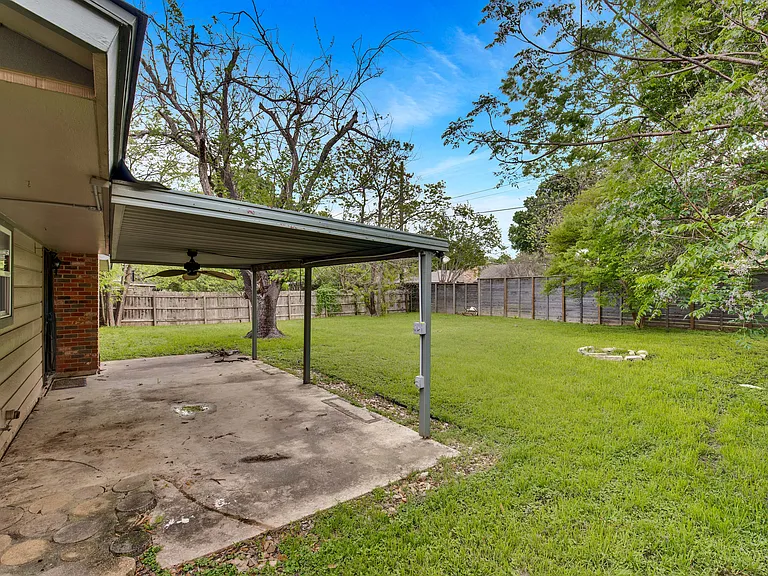 2303 Southern Oaks Dr — Photo 26