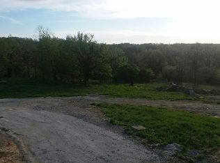 1 Walnut Grove Dr, Winfield, MO 63389