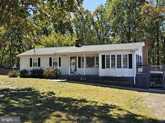 2nd image of 915 Leon Rd