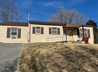 1008 Johnson Ave, Johnson City, TN 37604