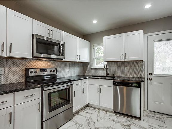 5th image of 1818 Newport Ave