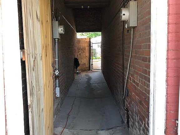 Alley way