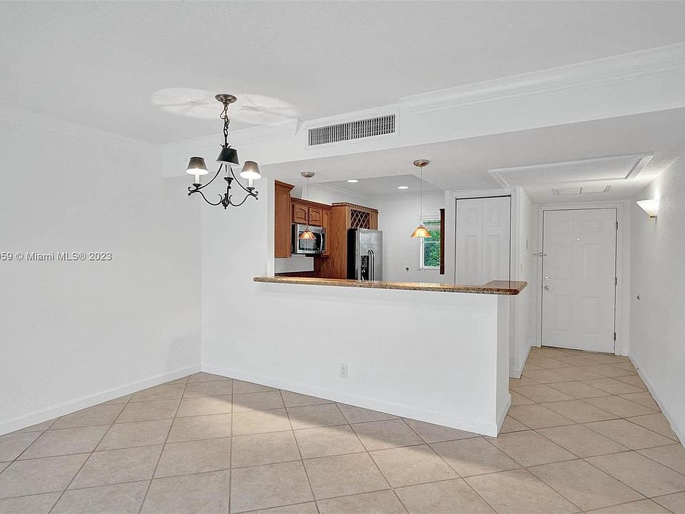 Pine Crest Village Victoria Park Condominiums Fort Lauderdale, FL