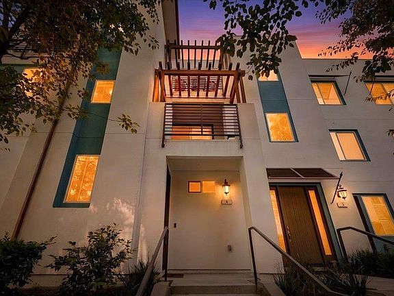 2nd image of 192 William Manly St Unit 6