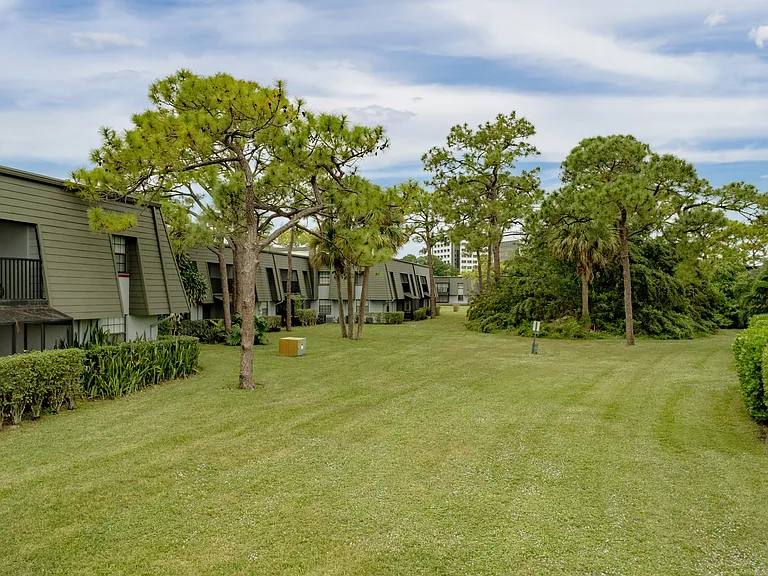 4120 at Palm Beach Gardens — Photo 21
