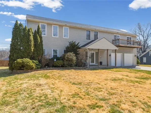 5239 Catalina St, Roeland Park, KS 66205