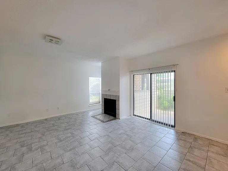 7119 N Holiday Dr — Photo 20