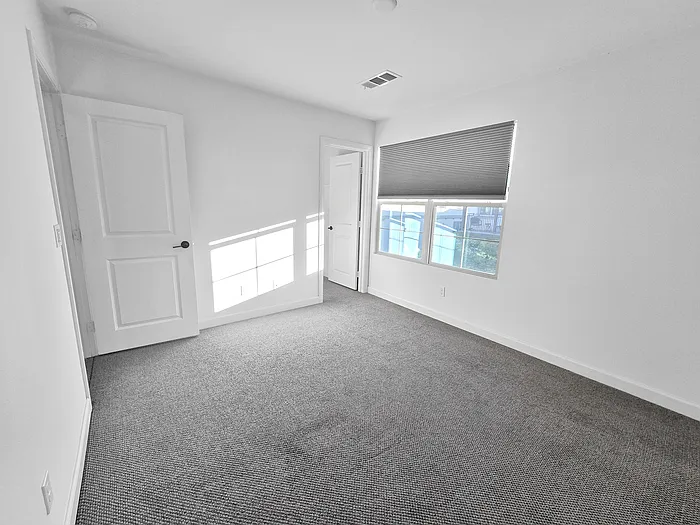 906 Slate St #1 — Photo 11