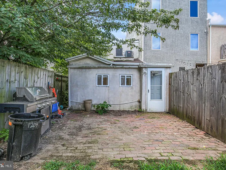 1209 E Susquehanna Ave #1 — Photo 16