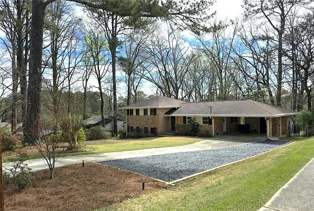 4 bed, 2.5 bath, $3,800 — Photo 1