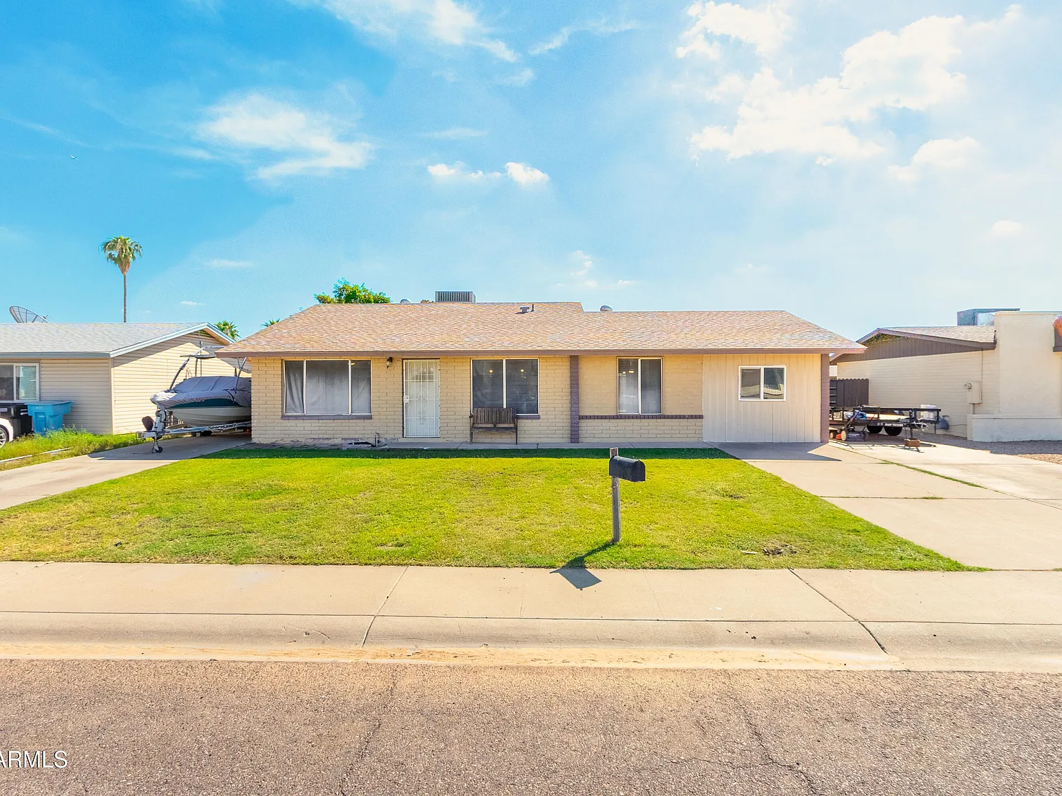 4 bed, 2.0 bath, 1320 sqft, $2,400 — Photo 1