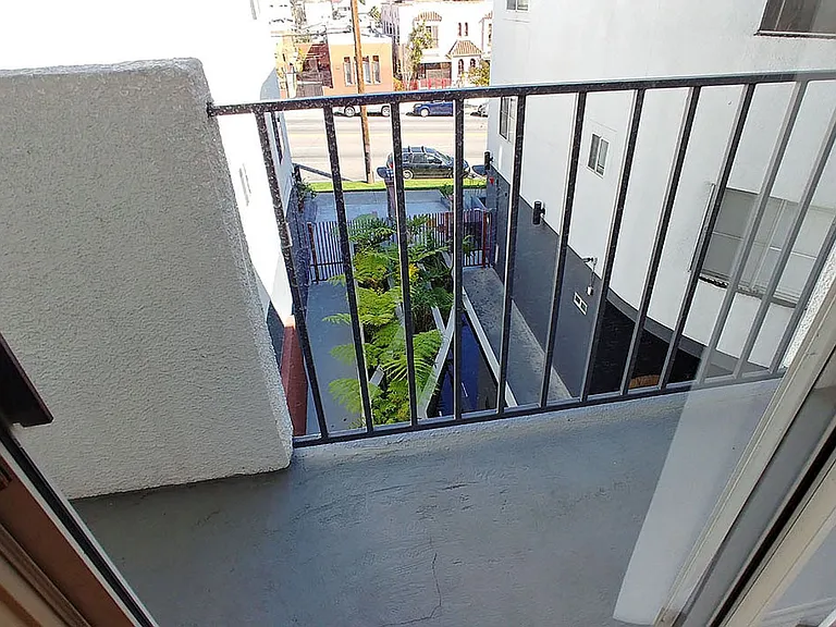 Villa De Adel Apts — Photo 87