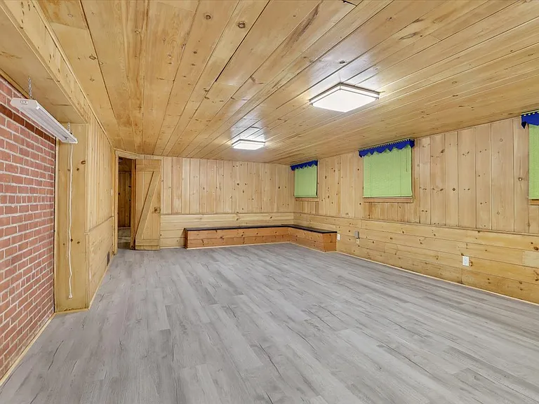11 W Ridge Dr — Photo 28
