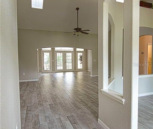 3rd image of 210 Shorewood Dr