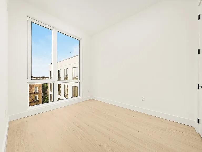733 Lincoln Pl #1204 — Photo 3