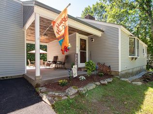 57 Stearns Rd, Amherst, NH 03031