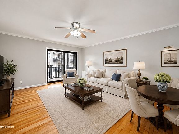 5th image of 26 Commonwealth Ter APT 19