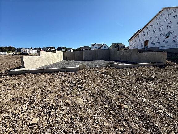 5th image of 1951 N Ridge Dr