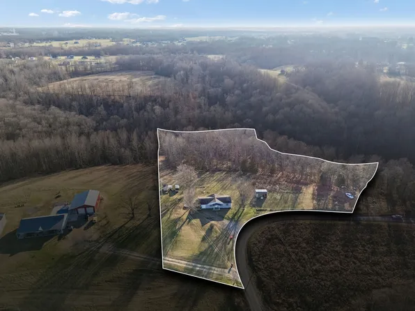 411 Purtle Rd, Lafayette, TN 37083