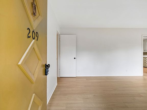 5th image of 209 Pleasant Hill Dr