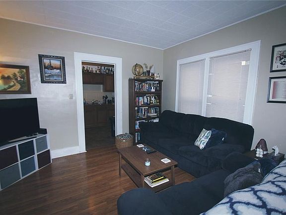 3rd image of 1505 Nicklin Ave