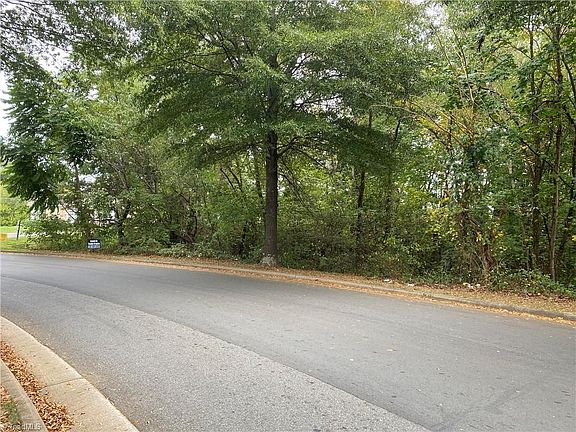 5th image of Edgewood Dr