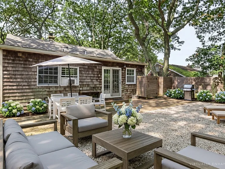 10 Spring Ln — Photo 1