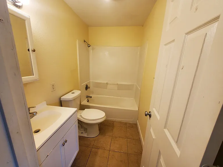 Abbott Acres Apartments — Photo 6