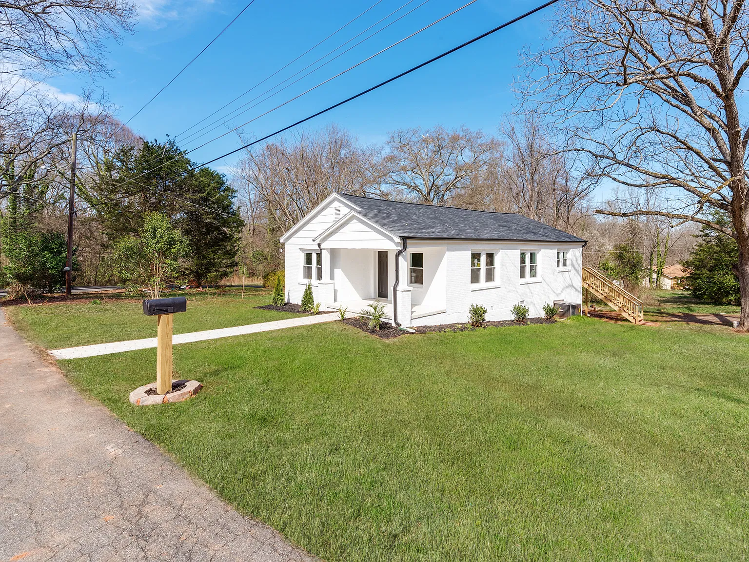 3 bed, 1363 sqft, $1,700 — Photo 3
