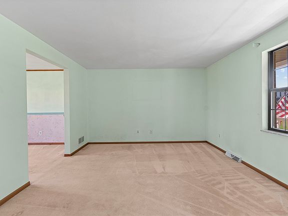 5th image of 43 Barri Dr