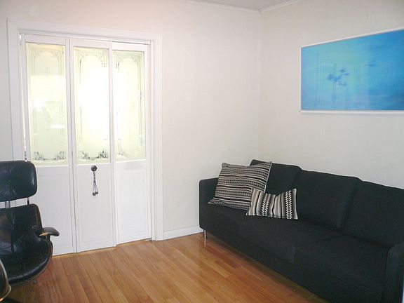 4th image of 139 Kane St APT 3