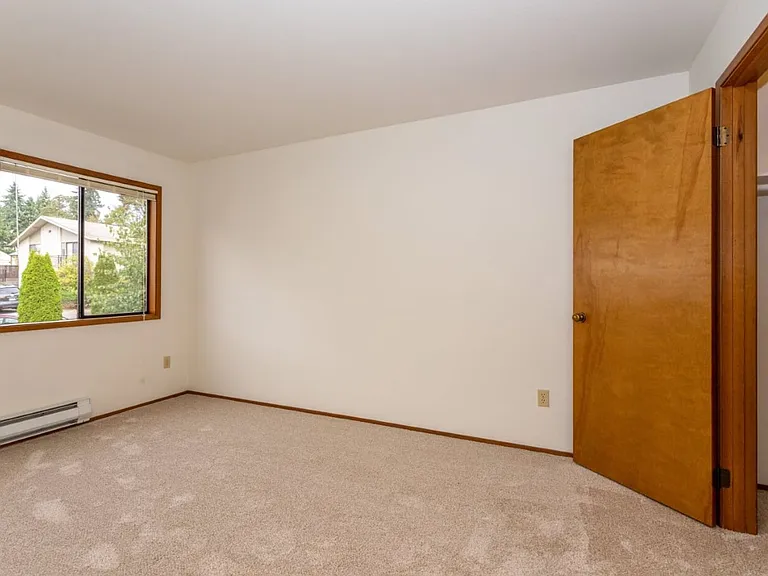 Shorecrest Apartments — Photo 58