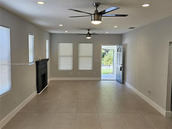 3rd image of 1410 Altaloma Ave