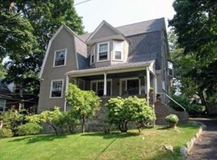62 Crosby Rd, Chestnut Hill, MA 02467