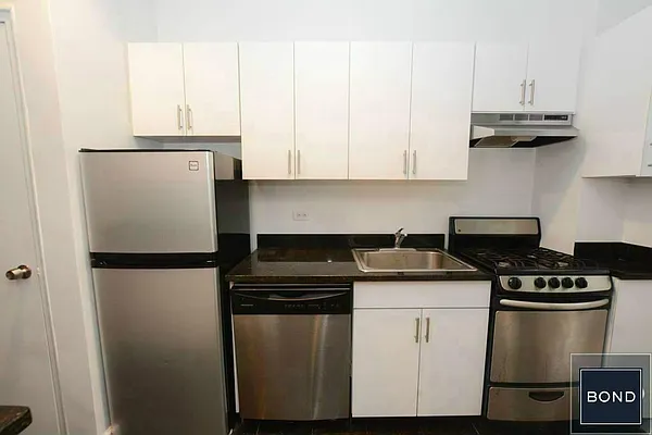 Rented by Bond New York | media 9