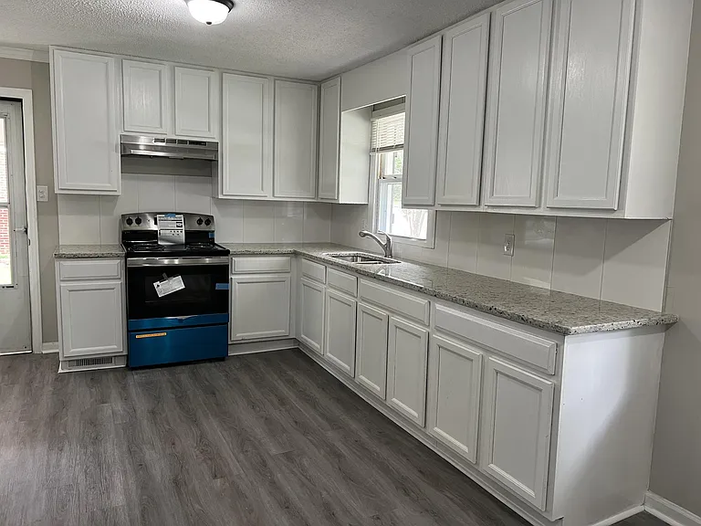 518 Ohara St — Photo 10