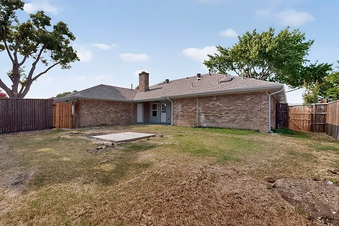 2200 Winona Dr — Photo 43