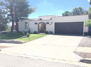 2261 Cimarron Dr, Las Cruces, NM 88011